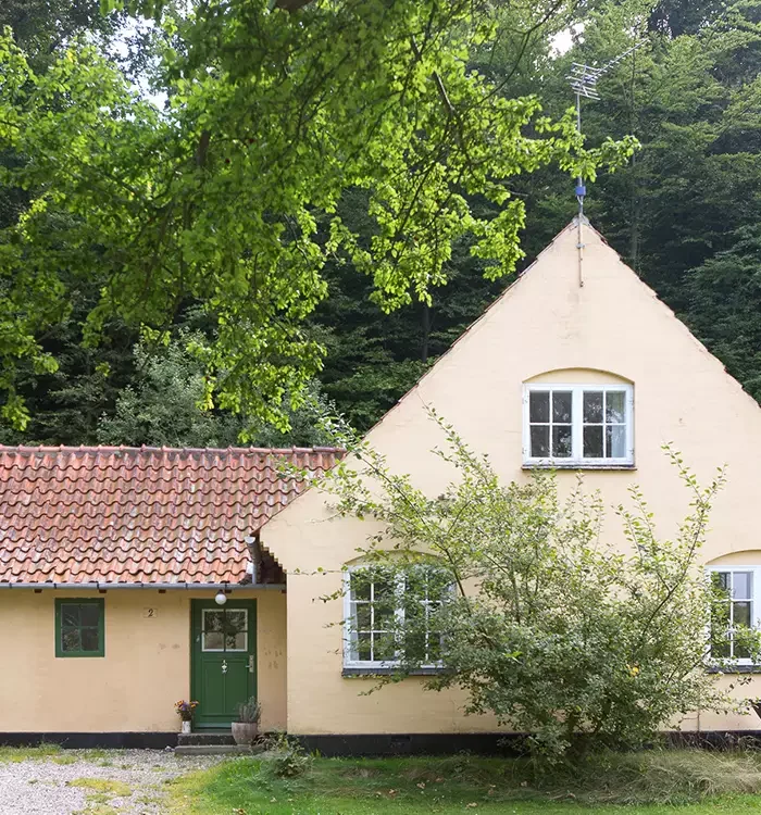 Snehvides Hus i kanten af Klinteskoven ved Møns Klint