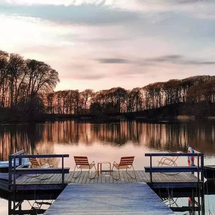 Villa Huno sø, robåde, stole