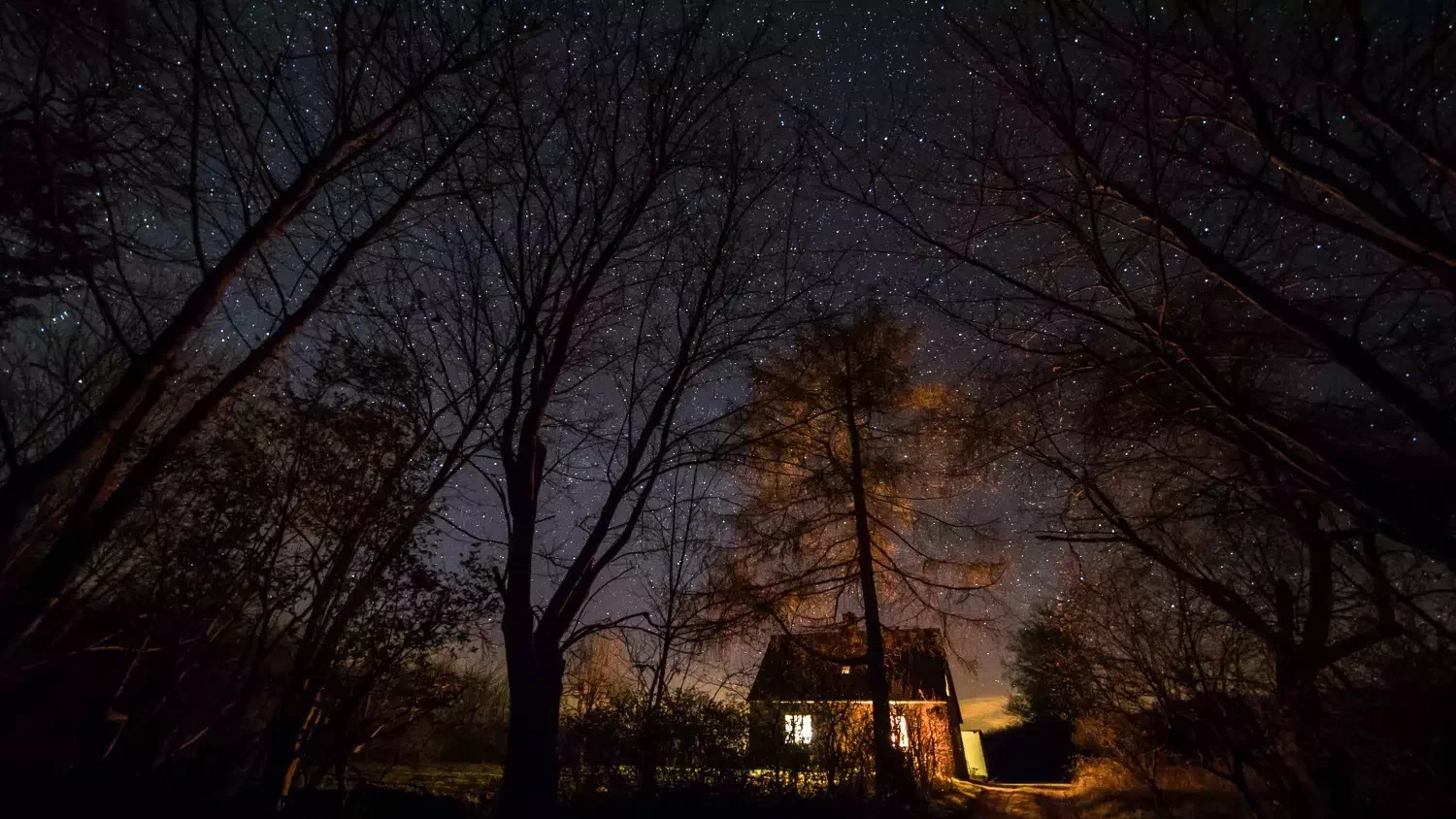 Sommerhus og stjernehimmel, Geddesøhuset
